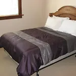 Eastwood Tourist Lodge