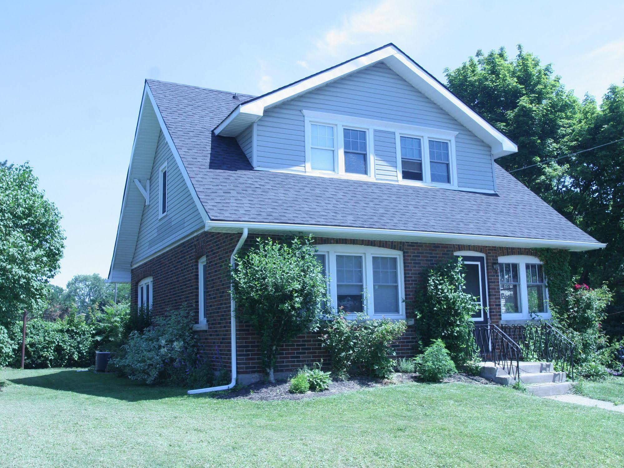Eastwood Tourist Holiday home Niagara Falls