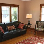 Eastwood Tourist Lodge