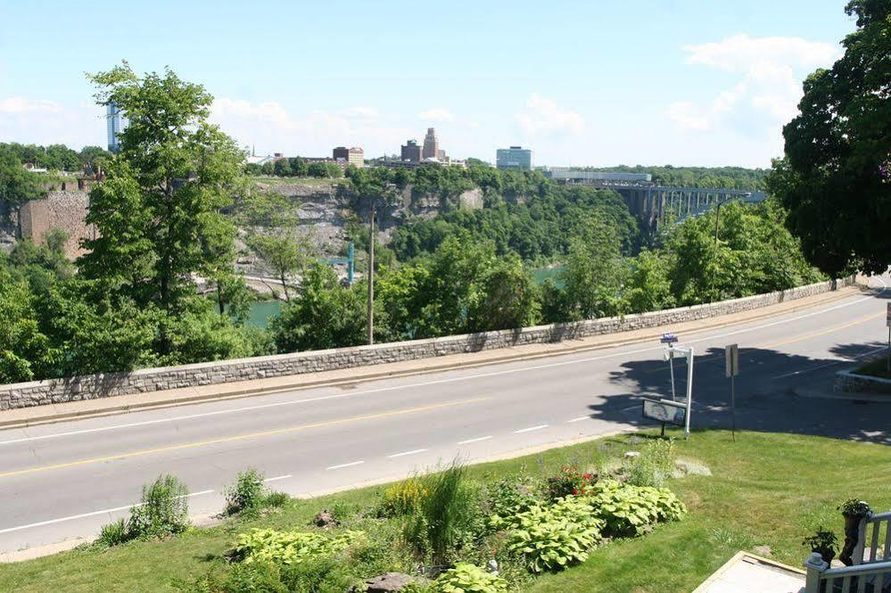 Eastwood Tourist Niagara Falls